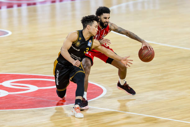 并在赛后的 并在赛后的